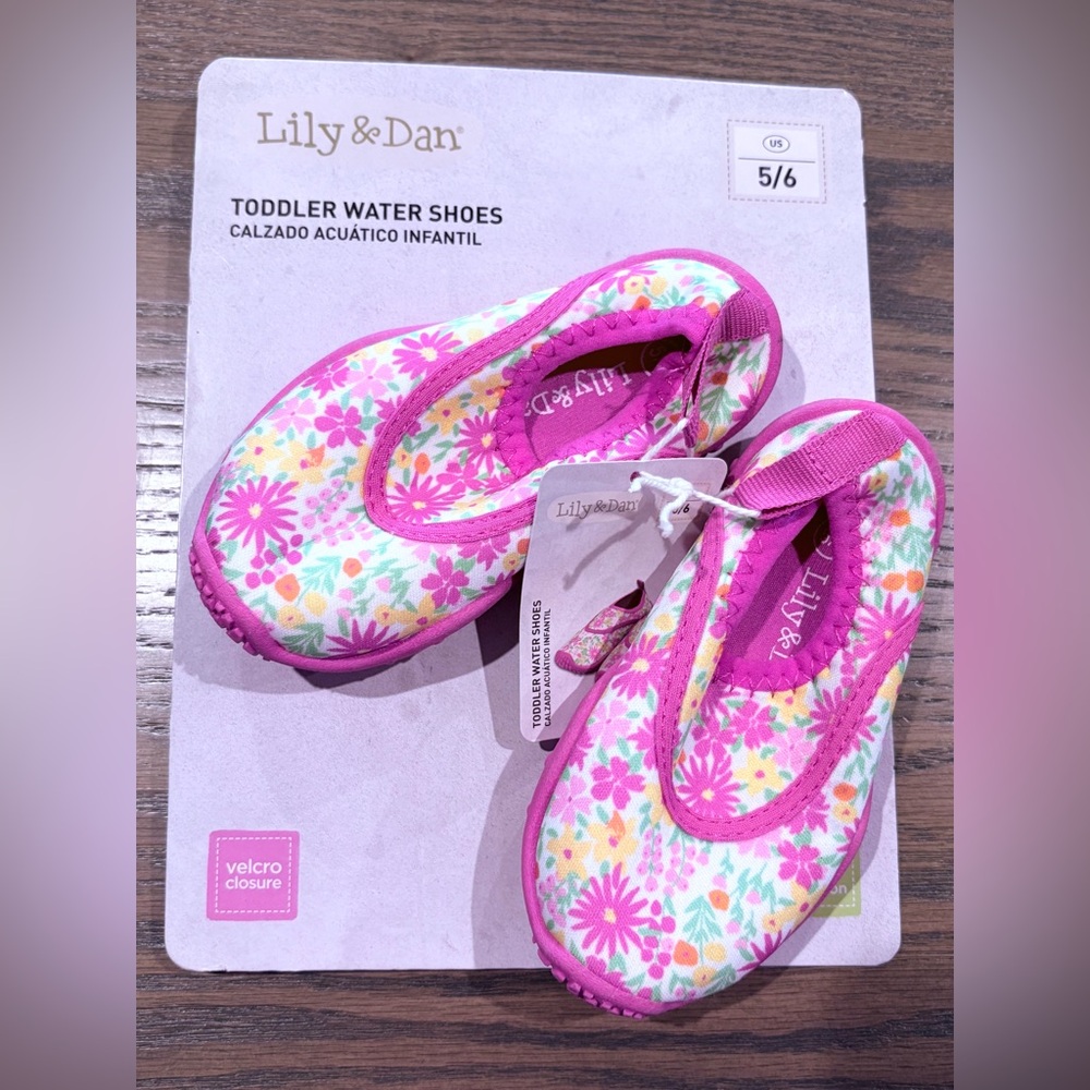 Pink Floral Water Shoes with Elastic Collar “Lily & Dan” NWT